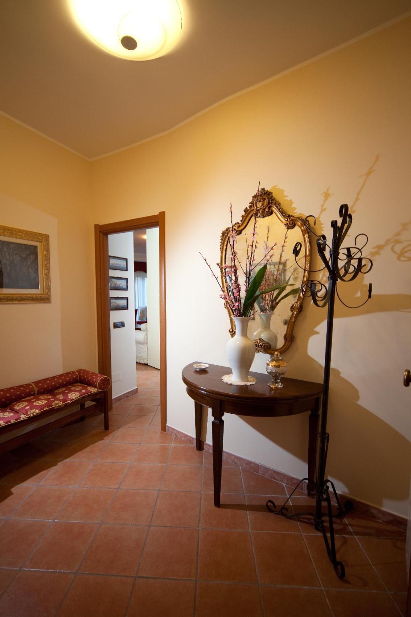 Napoli Porta Di Mare Bed & Breakfast Екстериор снимка