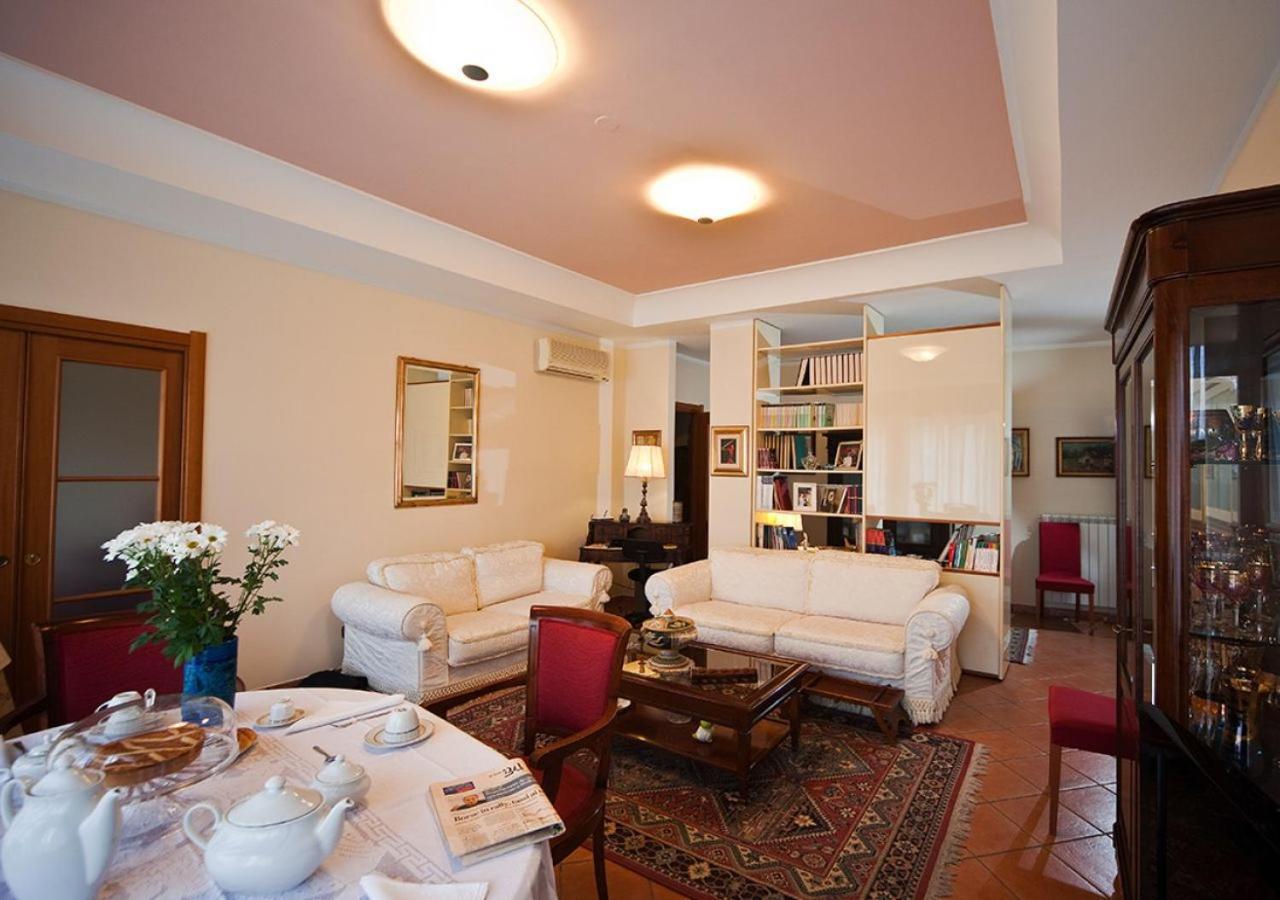 Napoli Porta Di Mare Bed & Breakfast Екстериор снимка